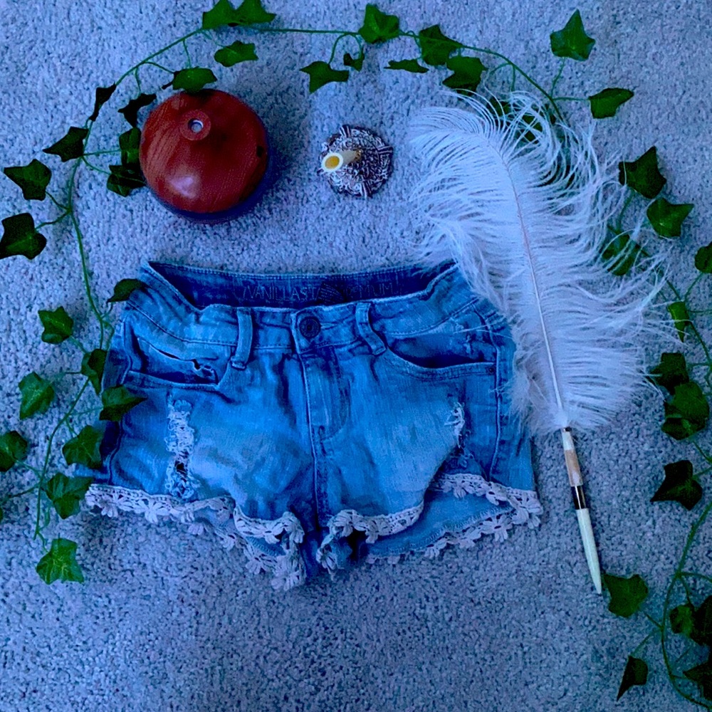 Cute blue Jean shorts with lace